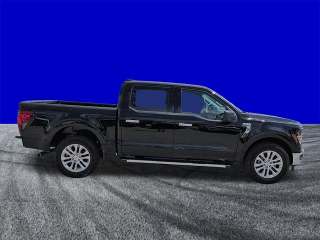 New 2026 Agate Black Metallic Ford XLT image 3