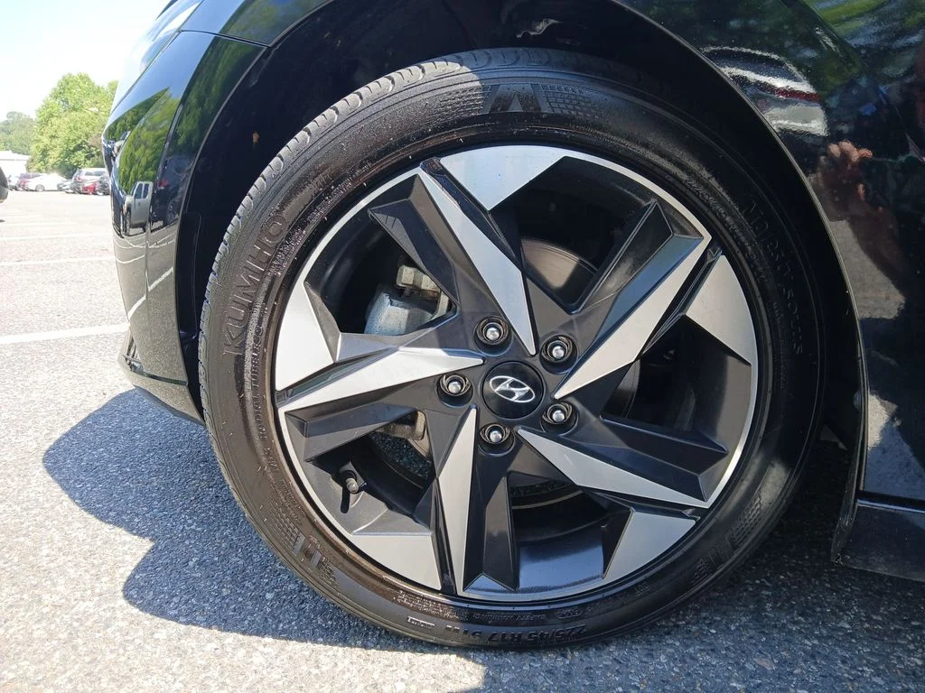 Used 2023 Black Hyundai SEL image 39