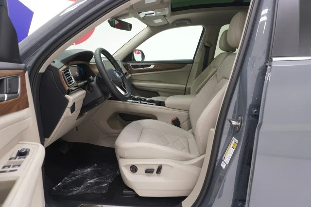 New 2026 Pure Gray Volkswagen 2.0T SE w/Technology image 15