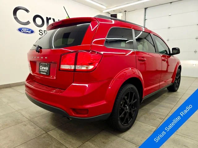 Used 2018 Redline 2 Coat Pearl Dodge SXT image 6