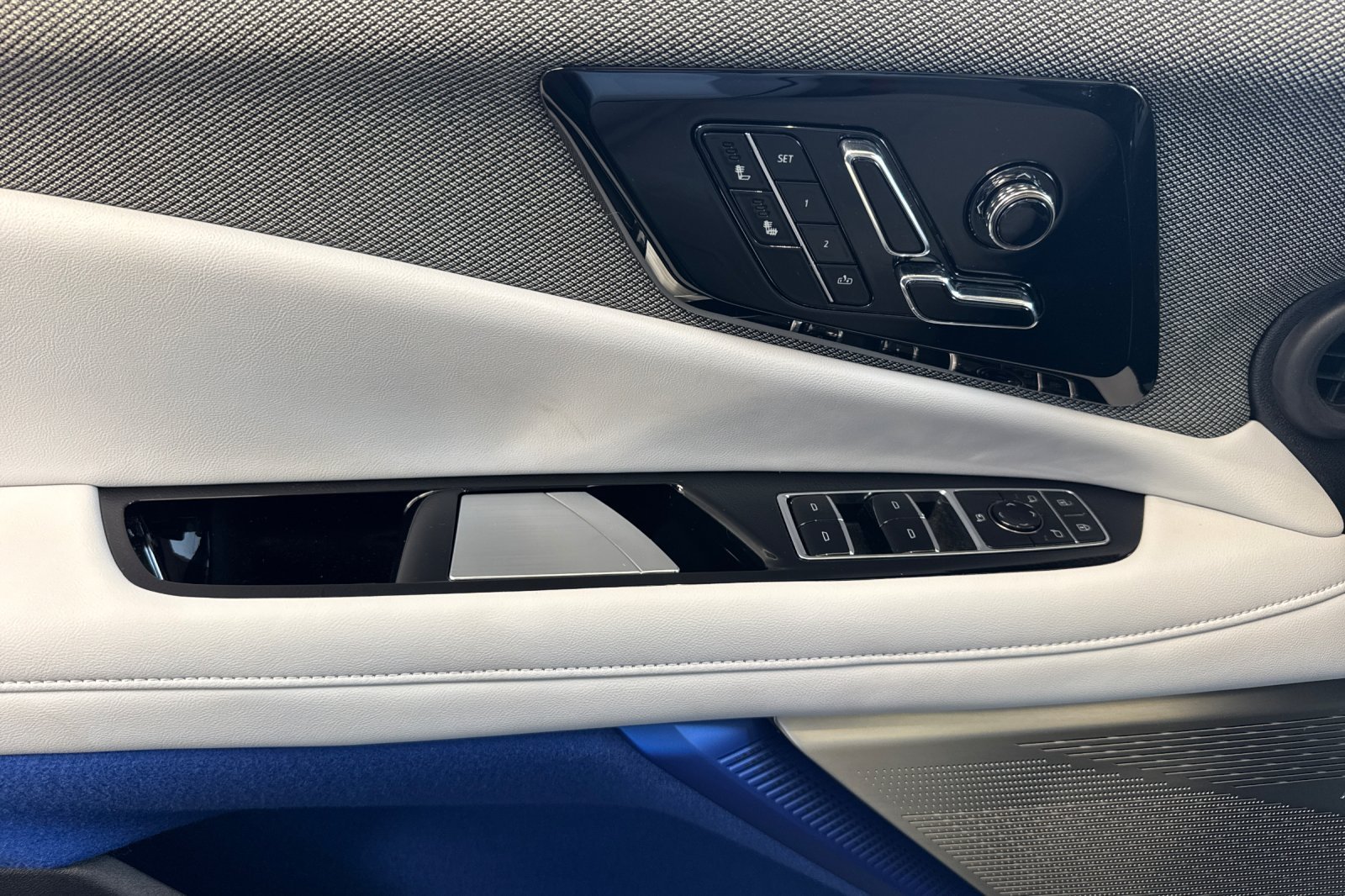New 2027 Argent Silver Metallic Cadillac Sport image 11
