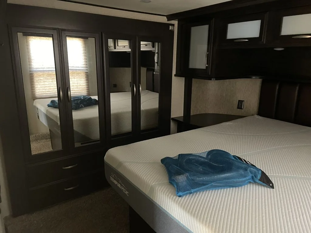 Used 2016  Grand Design Toy Hauler image 14