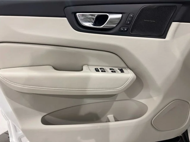 2026 Volvo XC60 Ultra - Photo 10