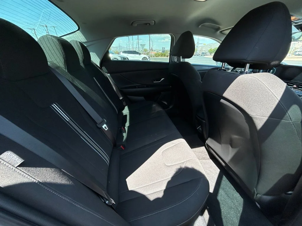 Used 2024 White Hyundai SEL image 17