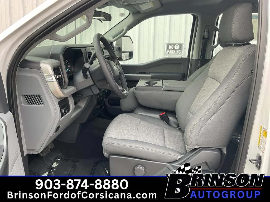 New 2026 Oxford White Ford XL image 9