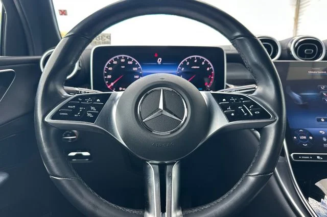 Used 2024  Mercedes-Benz GLC 300 image 26