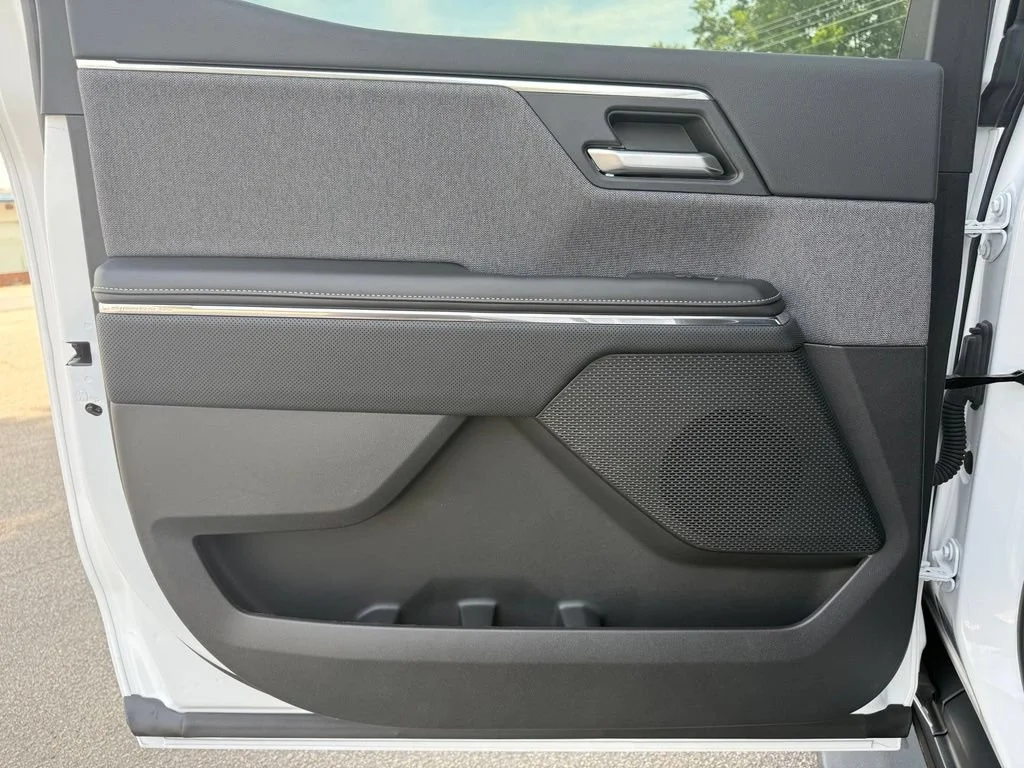 Used 2026 Summit White GMC Elevation Extended Range image 14