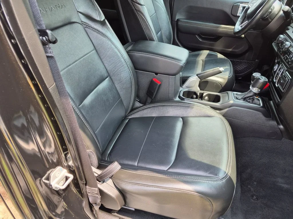 Used 2022 Black Jeep Unlimited Sahara 4xe image 27