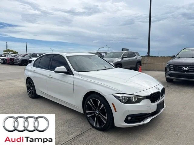 Used 2018 Alpine White BMW 340i xDrive image 1
