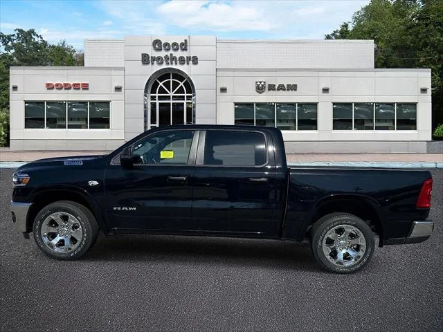 New 2026 Diamond Black Crystal Pearl-Coat Exterior Paint RAM BIG HORN image 2