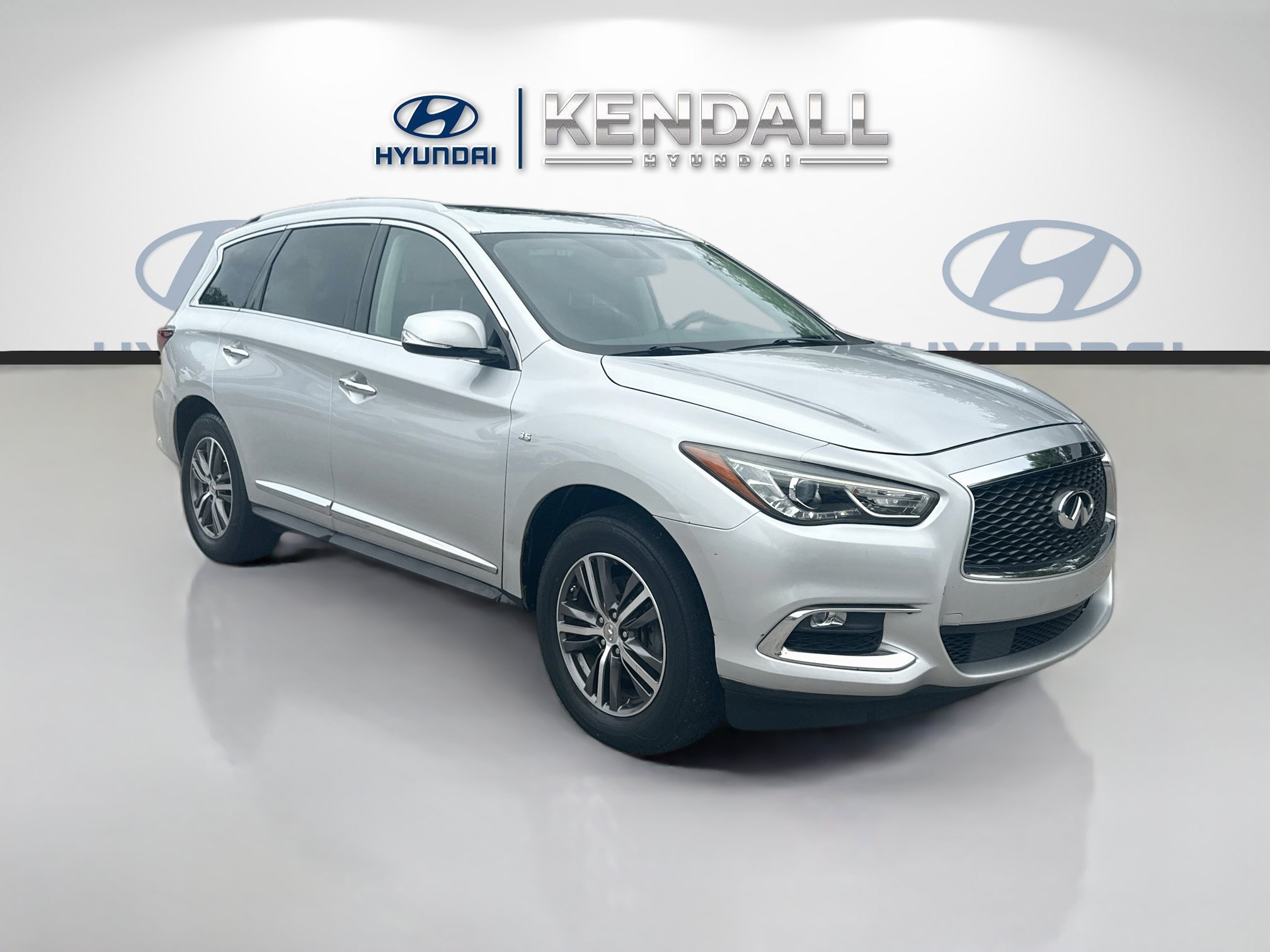 Used 2017 Liquid Platinum INFINITI Base image 1
