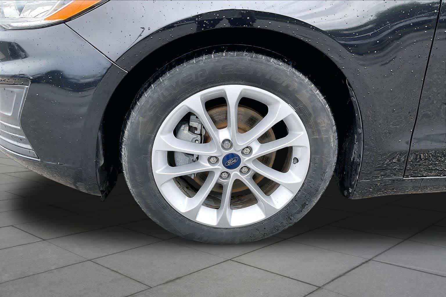 Used 2019 Agate Black Ford SE image 11