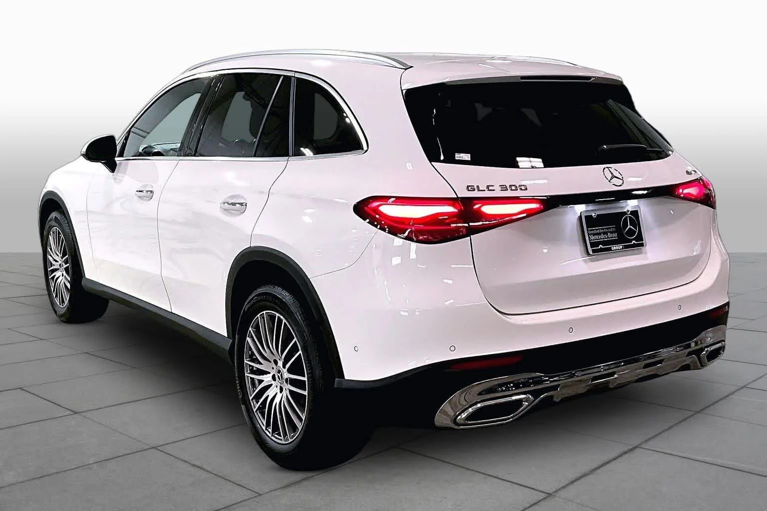 Certified Used 2025 Polar White Mercedes-Benz GLC 300 image 12