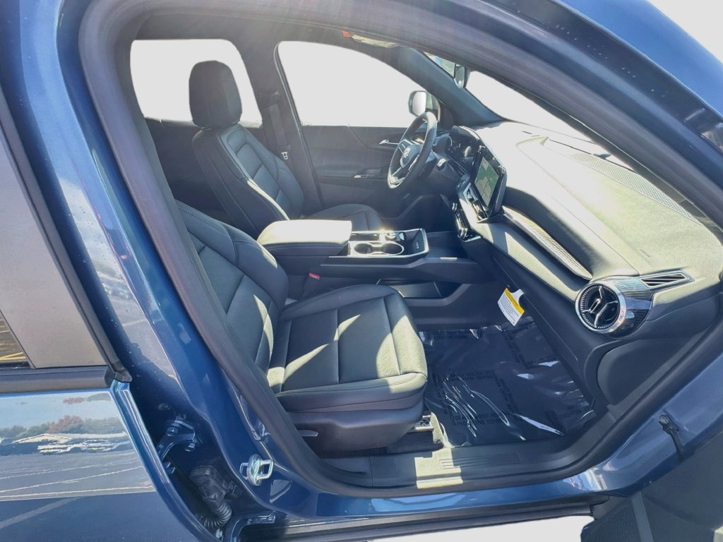 2027 Chevrolet Equinox LT - Photo 30
