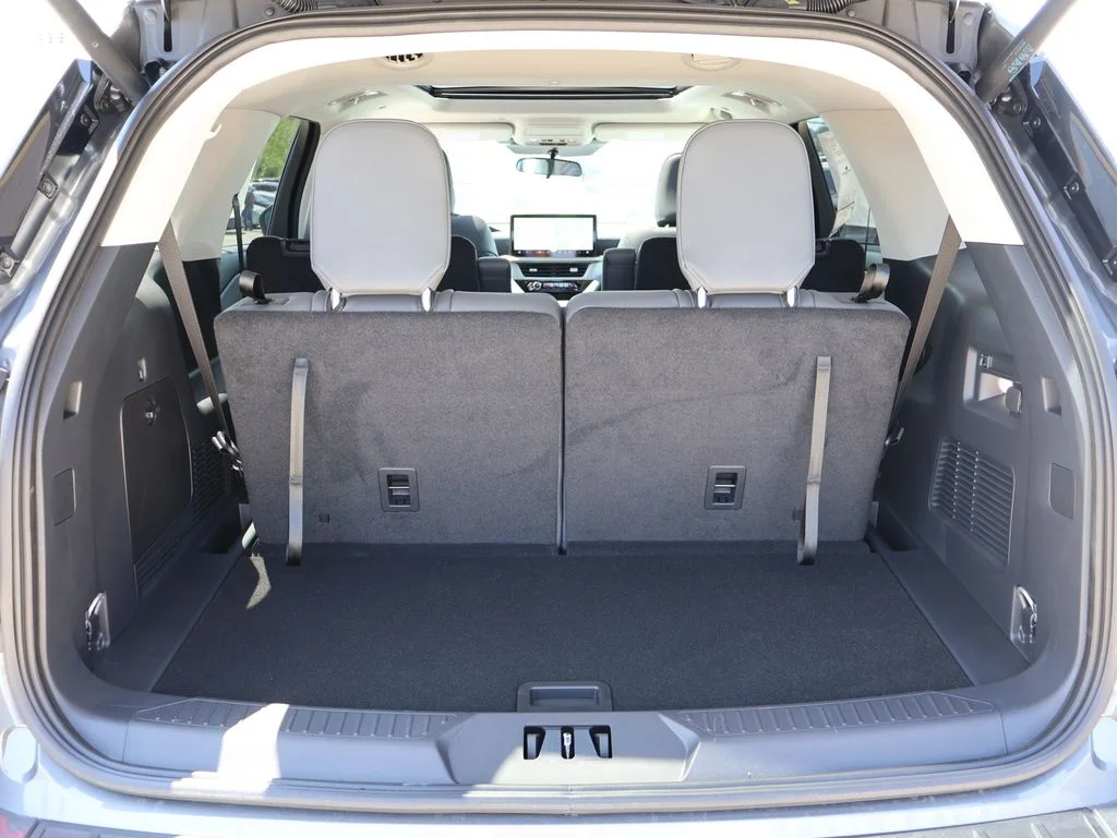New 2026 Carbonized Gray Metallic Ford Active image 15