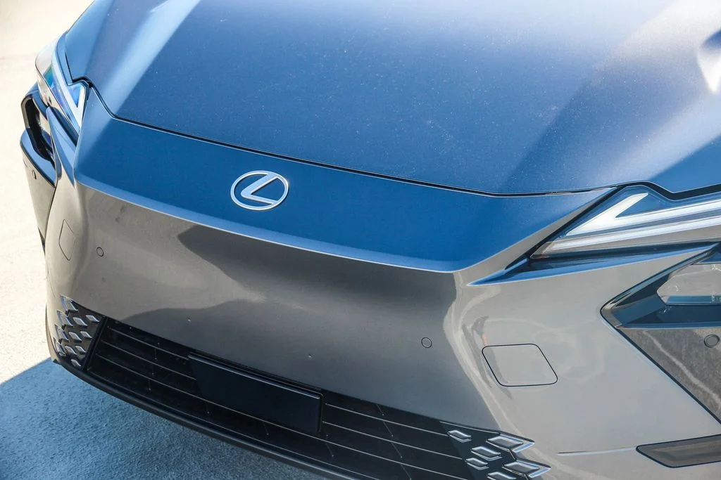 New 2026 Cloudburst Gray Lexus ES 350e PREMIUM image 9