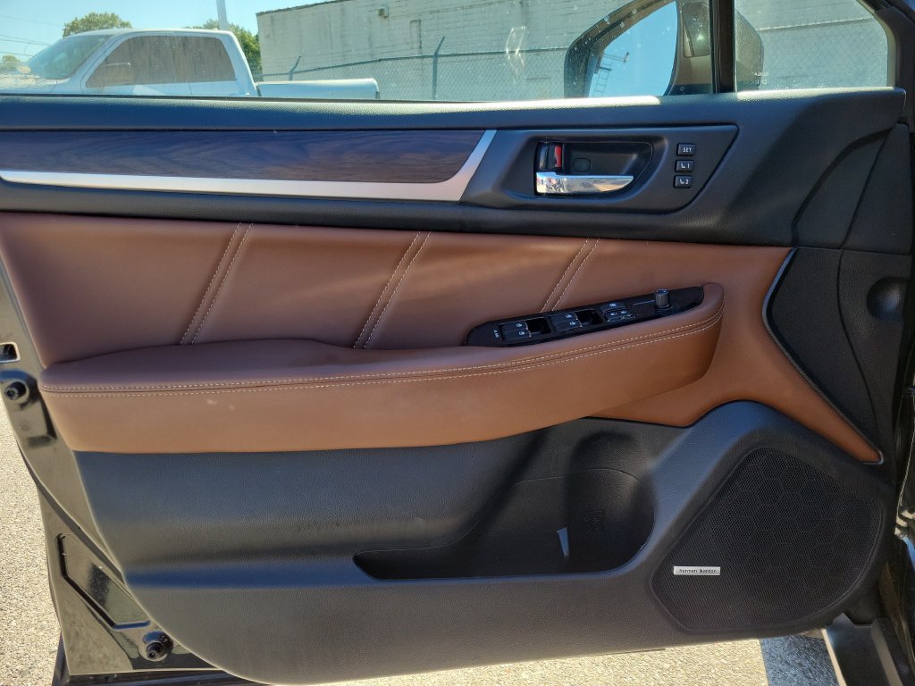 Used 2019 Black Subaru 2.5i Touring image 17