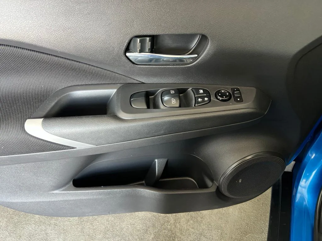 Used 2023 Electric Blue Metallic Nissan SV image 11