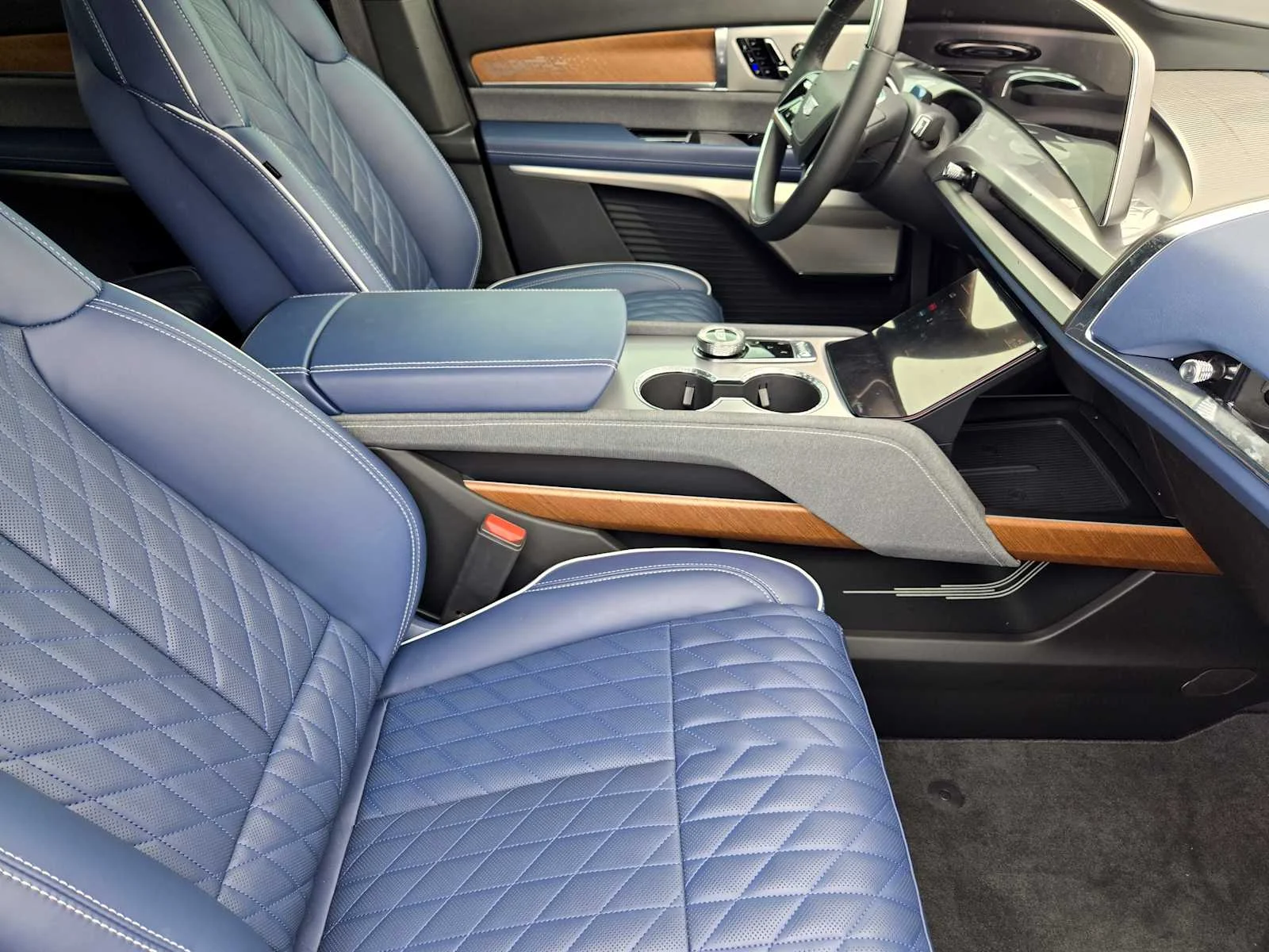 2026 Cadillac VISTIQ Premium Luxury - Photo 9