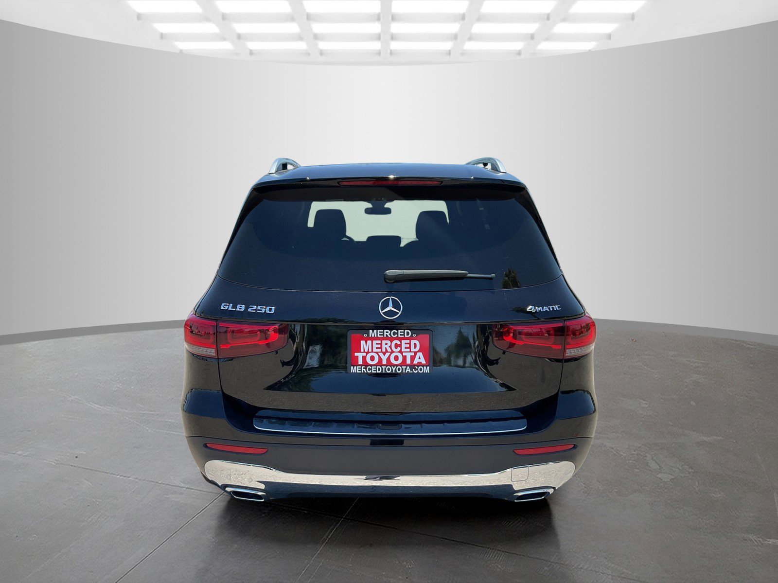 Used 2023 Black Mercedes-Benz GLB 250 image 4