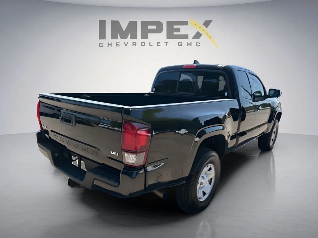 Used 2023  Toyota SR image 5