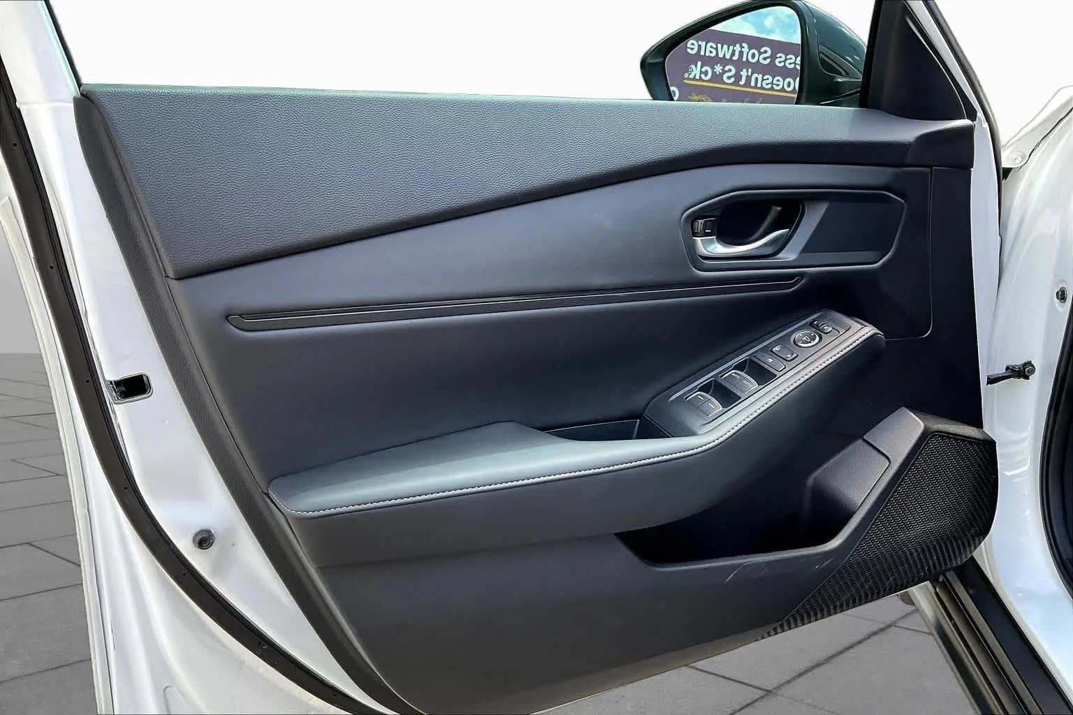 Used 2025 Platinum White Pearl Honda Sport image 17