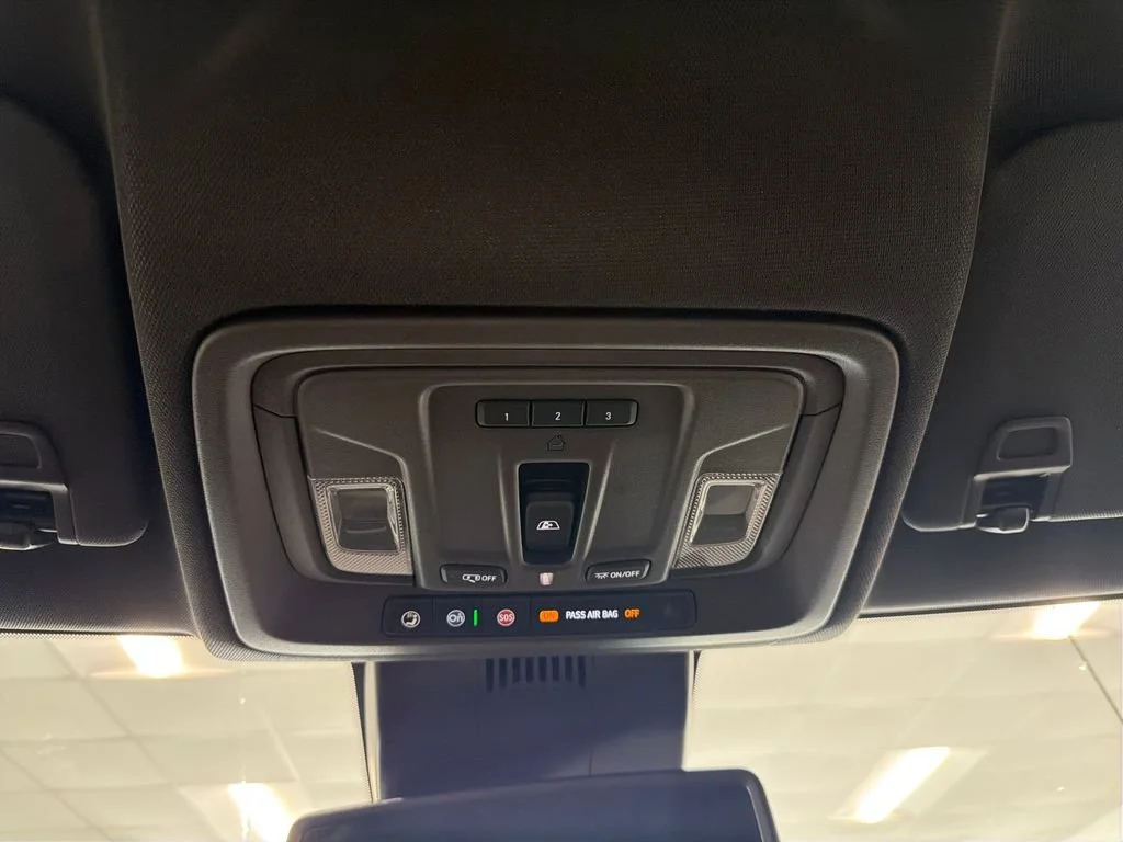 New 2026 Glacier White Tricoat GMC SLT image 18
