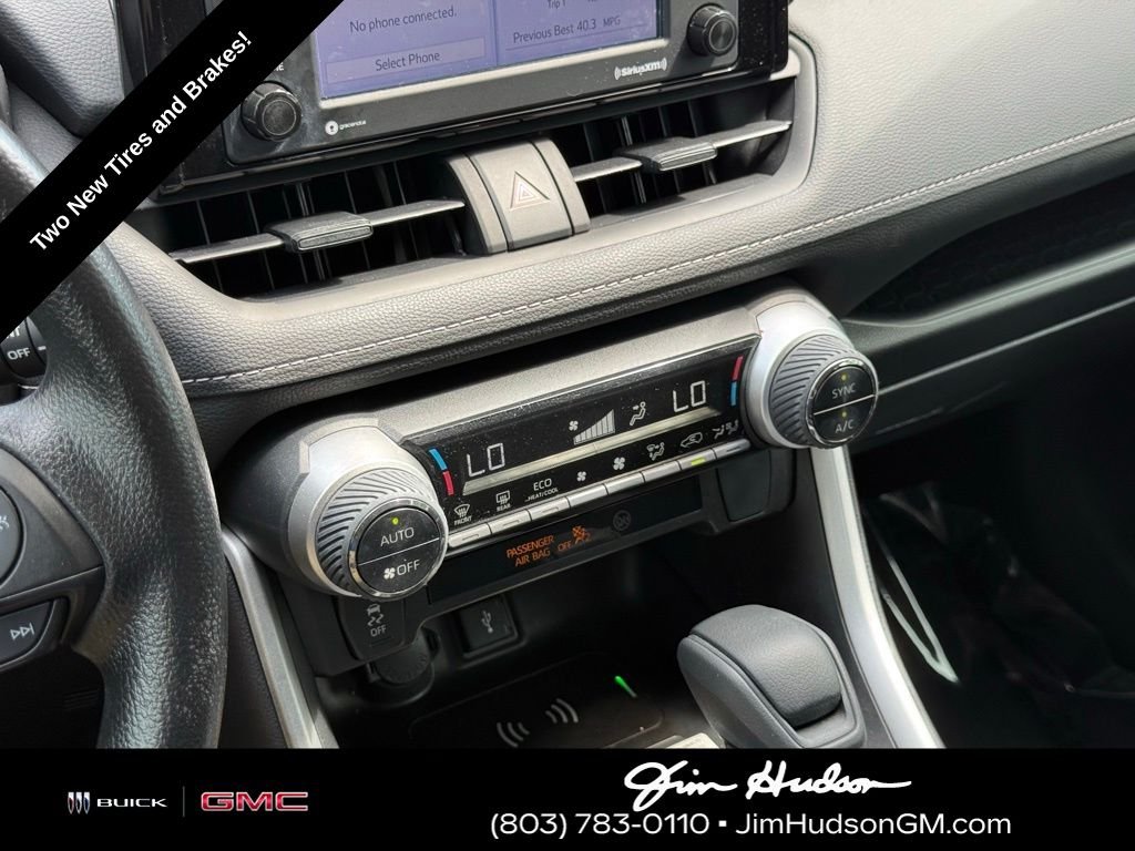 Used 2022 Silver Toyota XLE image 36