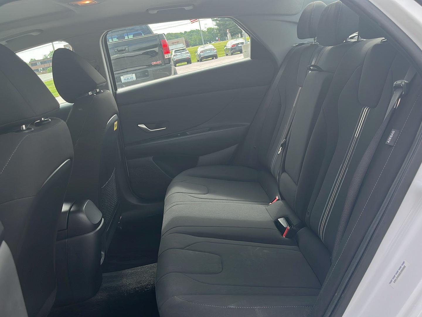 Used 2025  Hyundai SEL Convenience image 24
