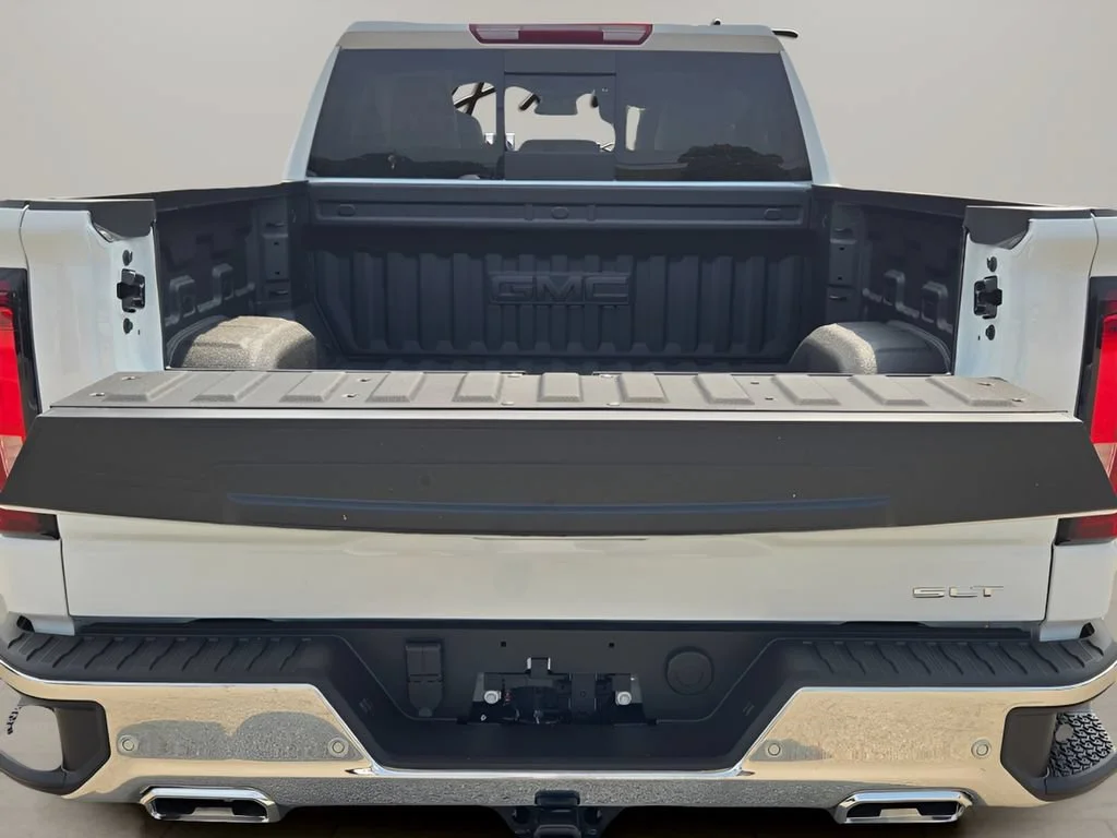 2026 GMC Sierra 1500 SLT - Photo 13