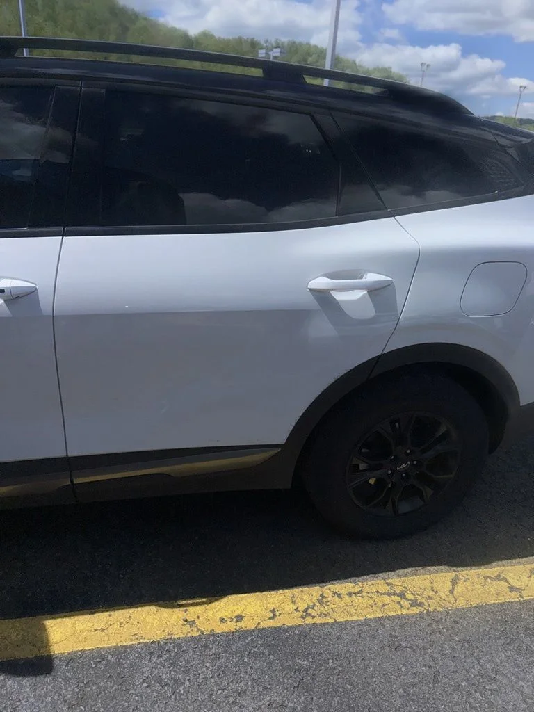 Used 2023 White Kia X-Pro Prestige image 3