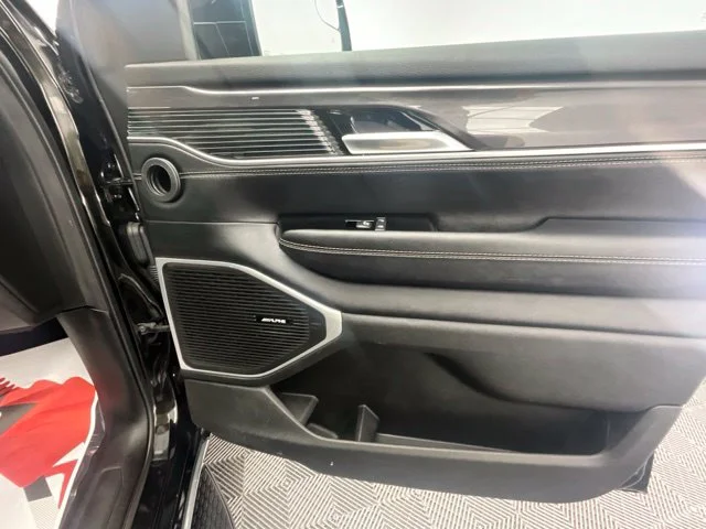 Used 2023 Black Jeep Base image 23