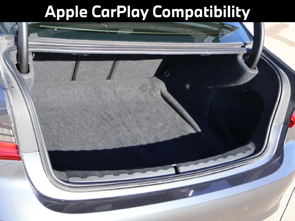 Used 2019 Mineral Grey Metallic BMW 330i xDrive image 18