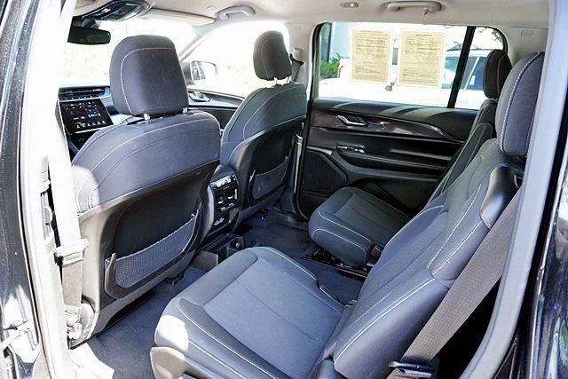 Used 2023 Black Jeep Laredo image 16
