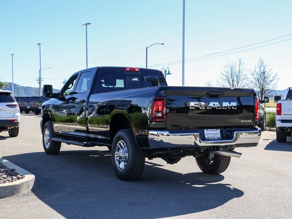 New 2026 Diamond Black Crystal Pearl-Coat Exterior Paint RAM Tradesman image 5