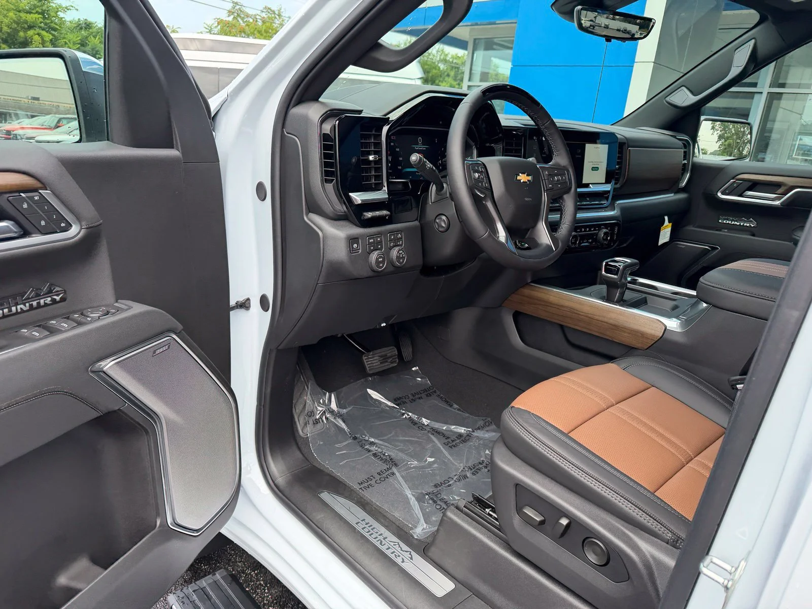 New 2026 Polar White Tricoat Chevrolet High Country image 10