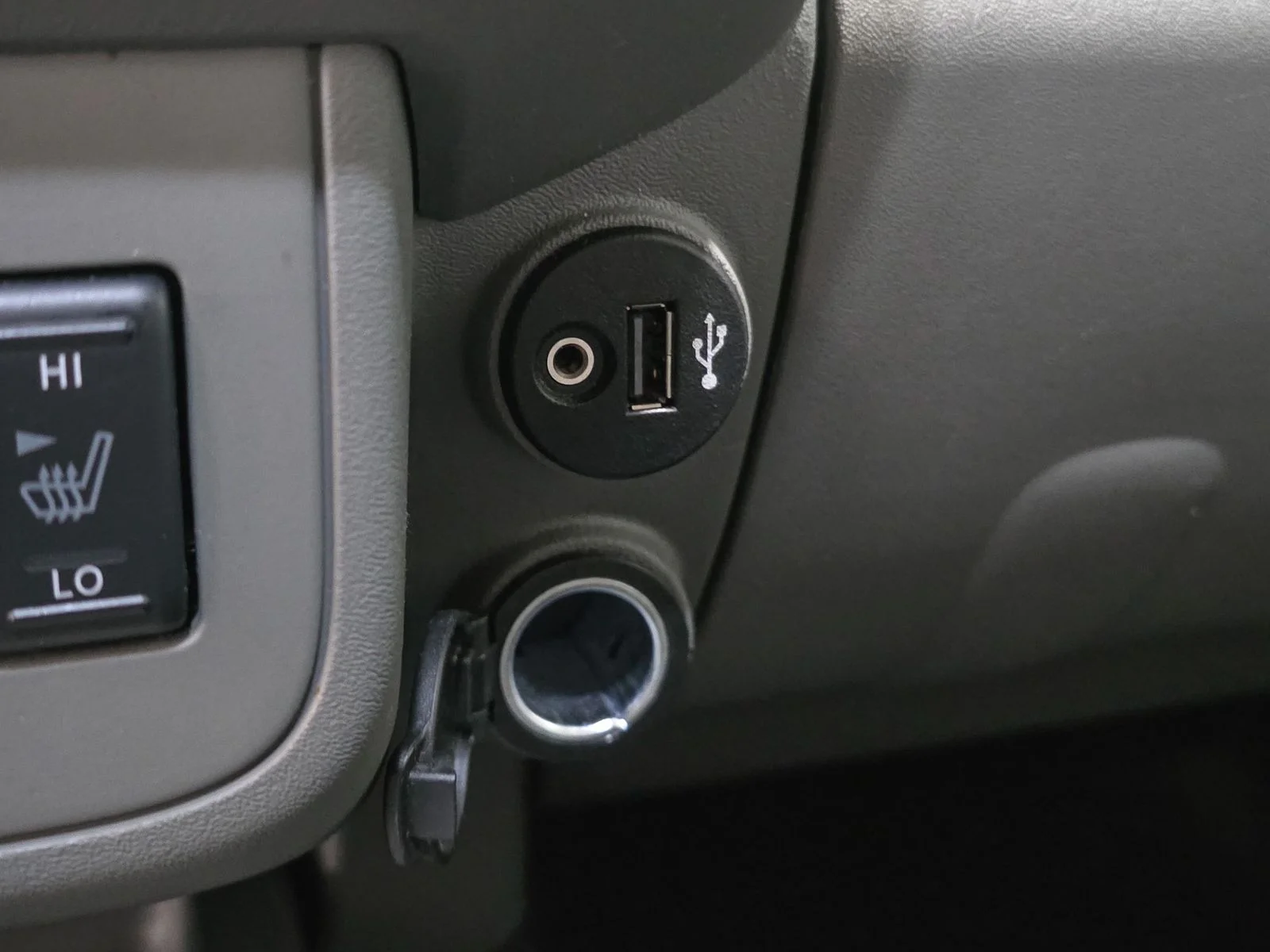 Used 2020 Red Nissan SV image 28