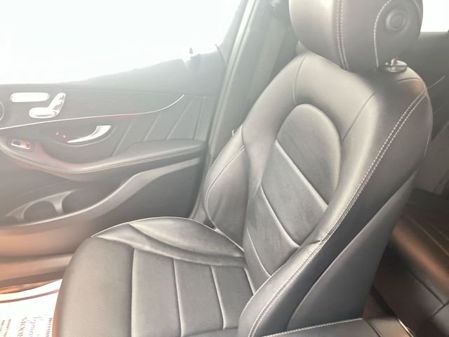 Used 2022 Black Mercedes-Benz GLC 300 image 28