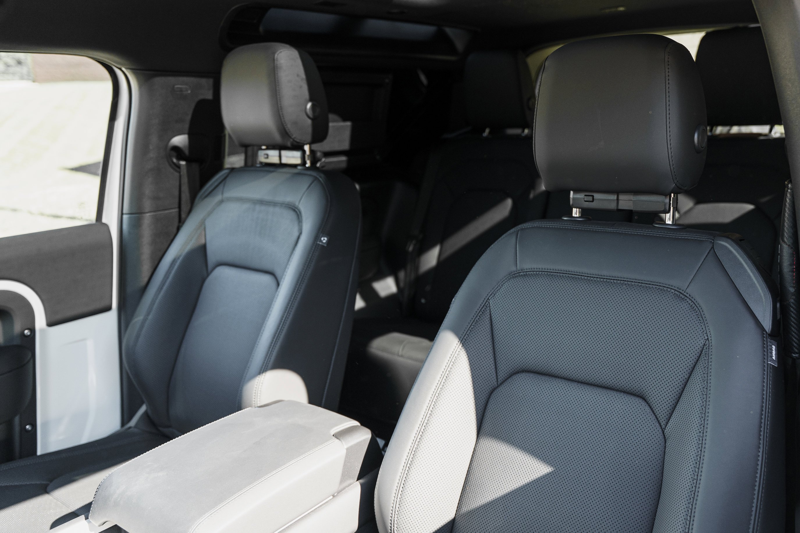 Used 2025 Fuji White Land Rover S image 21