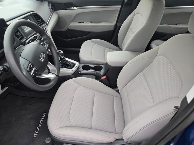 Used 2020 Blue Hyundai SE image 15