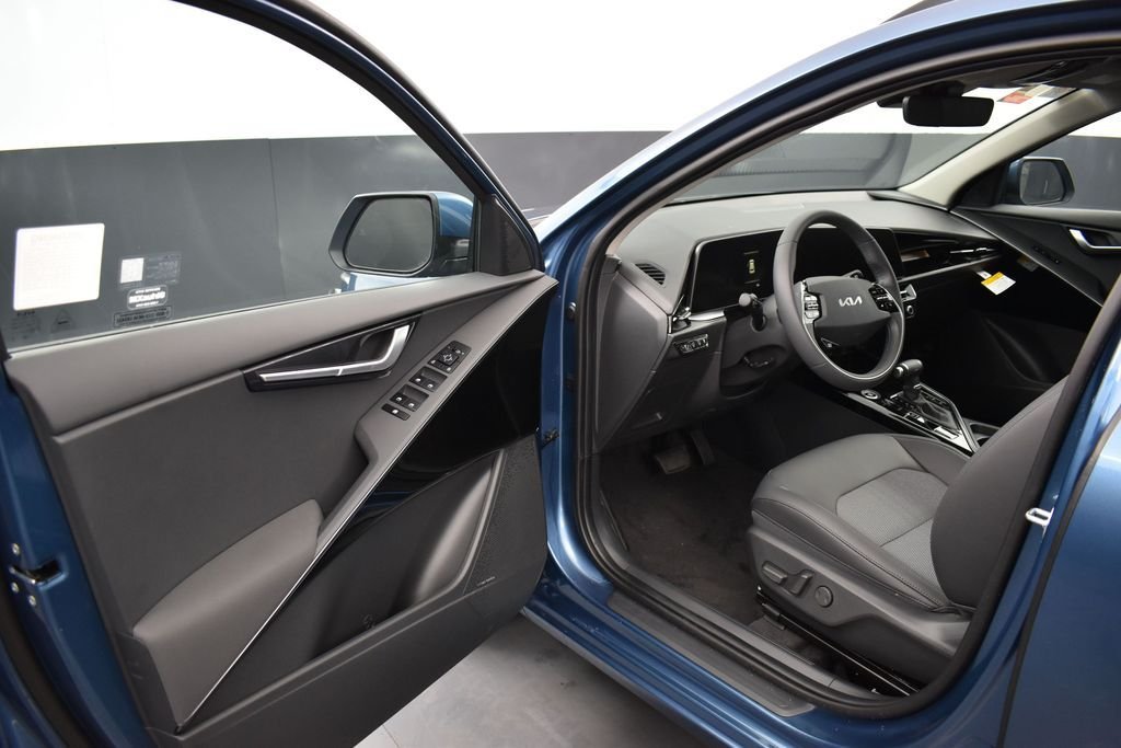 New 2026 Mineral Blue Kia EX image 5