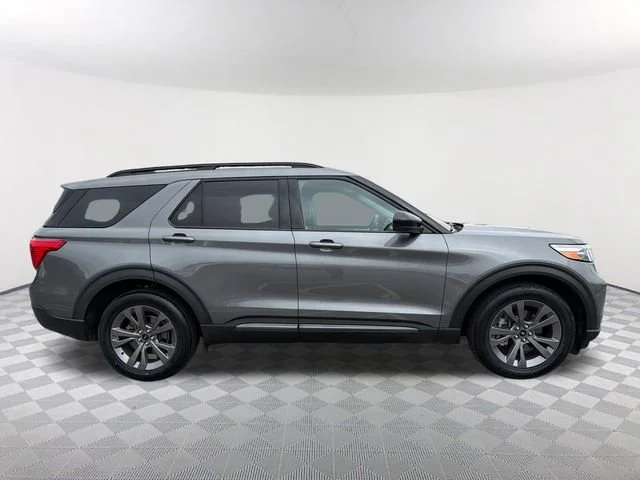 Used 2023 Gray Ford XLT image 4