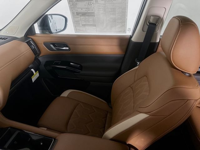 New 2026 Super Black Nissan Platinum image 22