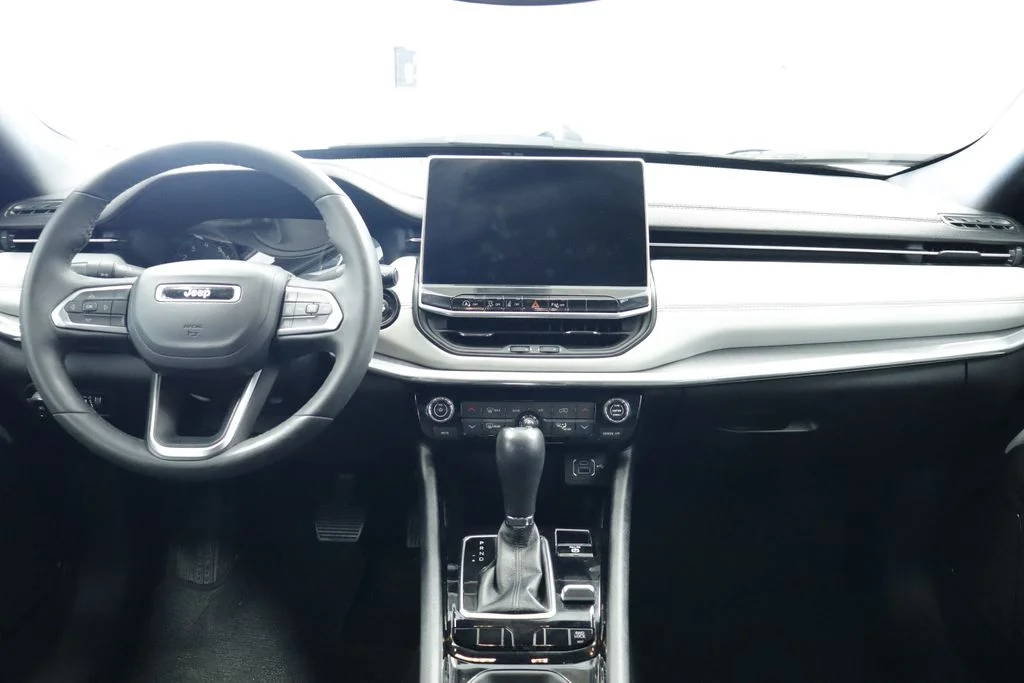 Used 2023 Gray Jeep Limited image 23