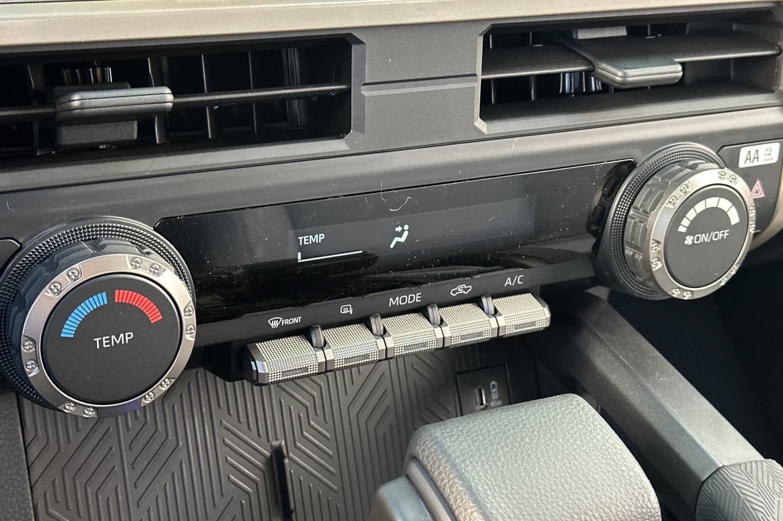 2026 Toyota Tacoma SR5 - Photo 18
