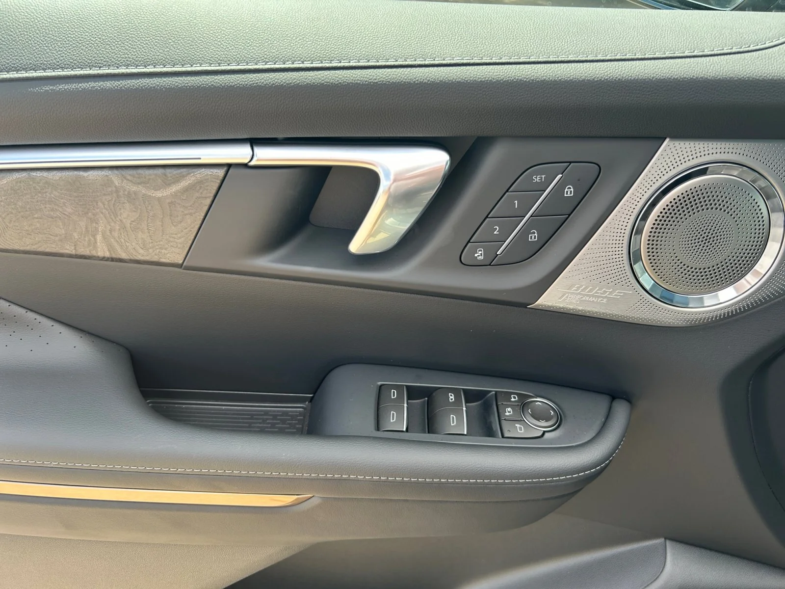 New 2026 Moonstone Grey Metallic Buick Avenir AWD image 17
