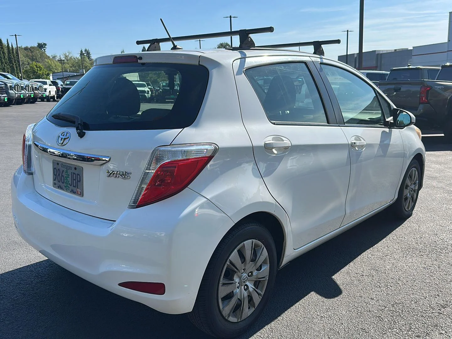 Used 2012  Toyota L image 3