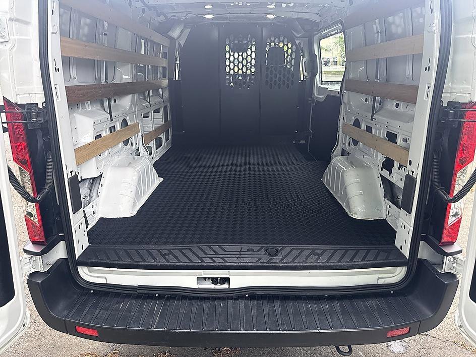 Used 2025 Oxford White Ford Base image 20