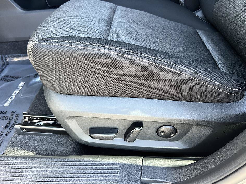 Certified Used 2025 Gun Metallic Nissan SV image 21