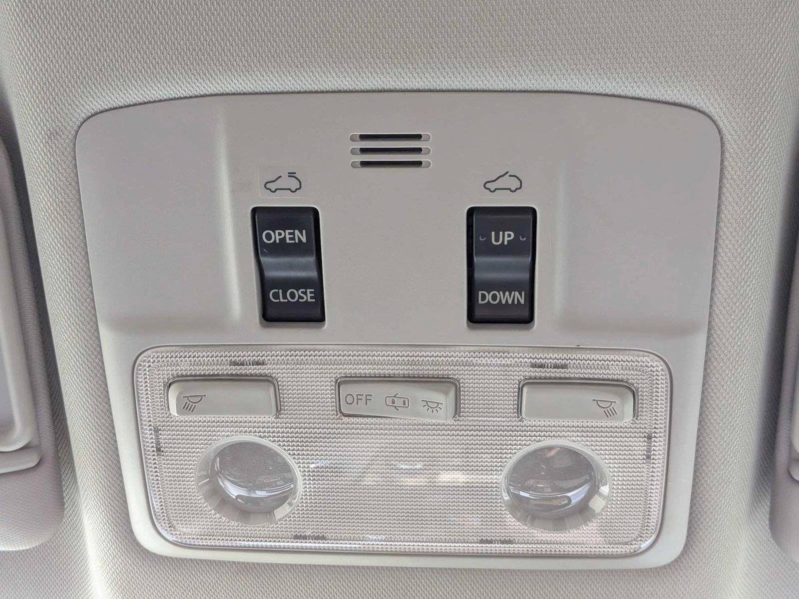 Used 2015 Gray Toyota Limited image 26